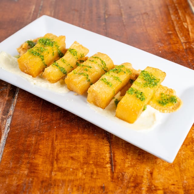 Yuca Frita (Fried Yucca).